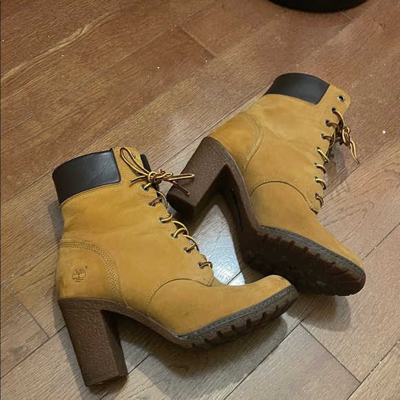 Timberland Shoes - Timberlands ( ea). Flash $49